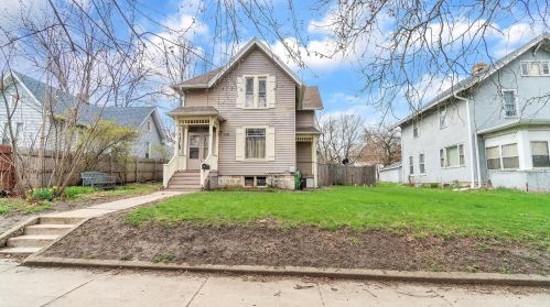 1333 Benton St, Rockford, IL 61107-4221