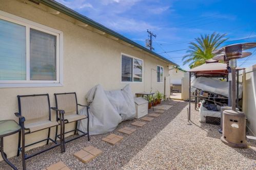 305 Kenmore St, Anaheim CA  92804-2114 exterior