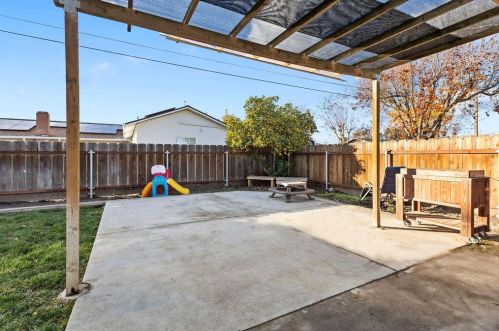 516 Del Rio Cir, Valley Home CA 95361-2531 exterior