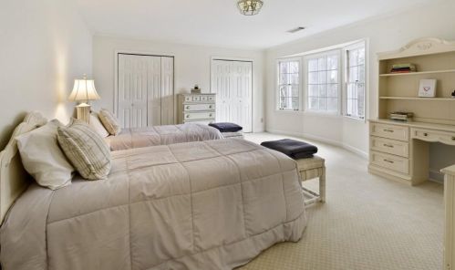 230 Cameron Rdg Dr, Atlanta GA  30328-4709 exterior