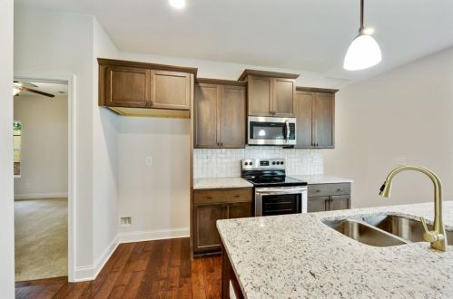 1382 Gus Thornhill Jr Dr, Atlanta GA  30344-3556 exterior