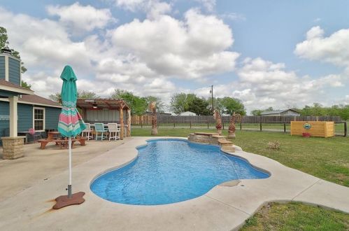 20217 Engelmann Ln, Webberville TX exterior