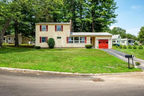 2 Shady Ln, Dover, NH 03820-4530