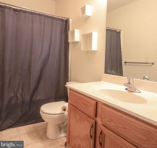 88 Courtyard Dr, Carlisle PA  17013-1395 exterior