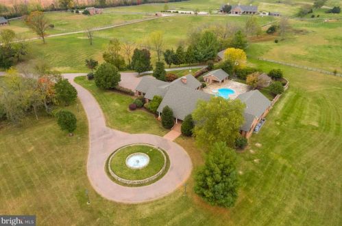 6586 John Mosby Hwy, Boyce, VA 22620
