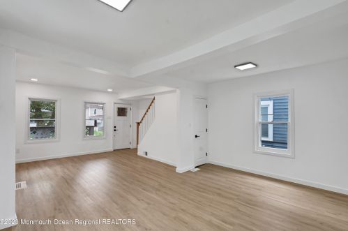 1102 Asbury Ave, Tinton Falls NJ 07712-5727 exterior