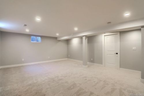 8168 Hinsdale Dr, Englewood CO 80112-1910 exterior