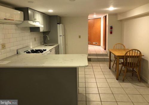 2048 21st St, Philadelphia PA  19145-2844 exterior