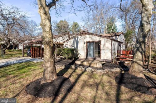 9090 Goldamber Garth, Columbia, MD 21045-2906