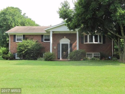 14205 Lakeview Dr, Gainesville, VA 20155-1704