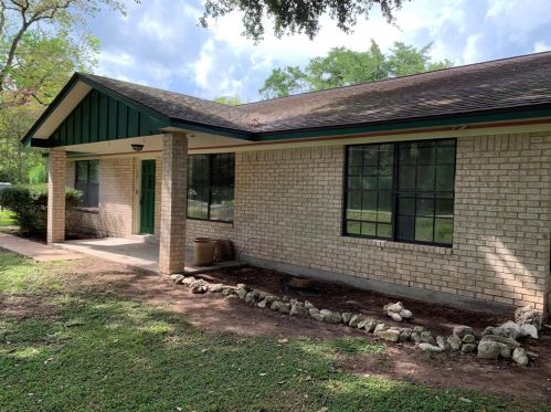 281 Phillips Rd, Angleton, TX 77515-8313