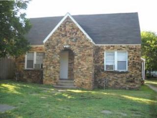 2746 Jasper St, Tulsa OK  74110-5041 exterior