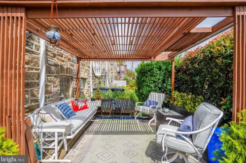 6628 16th St, Philadelphia, PA 19126-2724