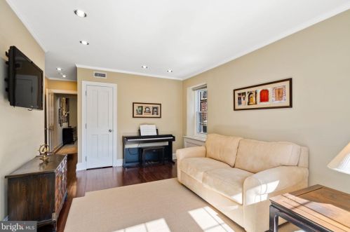 1812 Delancey Pl, Philadelphia PA  19103-6612 exterior