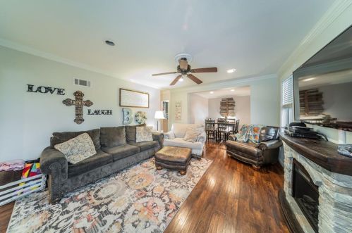 300 Shoemaker St, Decatur, TX 76234-1954