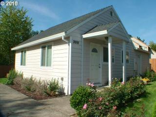 9991 Pihas Ct, Portland, OR 97223-5391