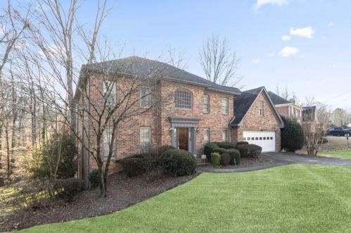 5080 Huntshire Ln, Lilburn, GA 30047-7031
