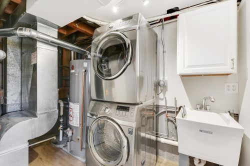 54 Naperville Rd, Willowbrook IL  60514-1021 exterior