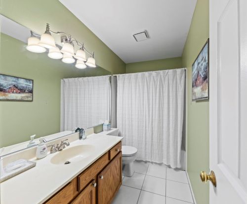 1273 Country Gln Ln, Carol Stream IL  60188-2931 exterior