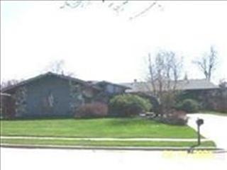 2505 Newport Dr, Bloomington, IL 61704-4525