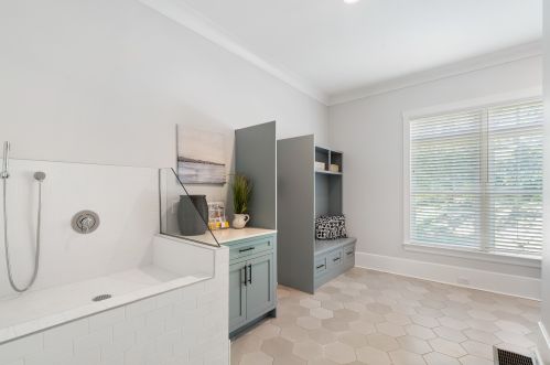 2731 Arden Rd, Atlanta GA  30327-1259 exterior