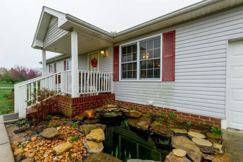 1037 Lillard Williams Rd, Chapmansboro, TN 37035-5429