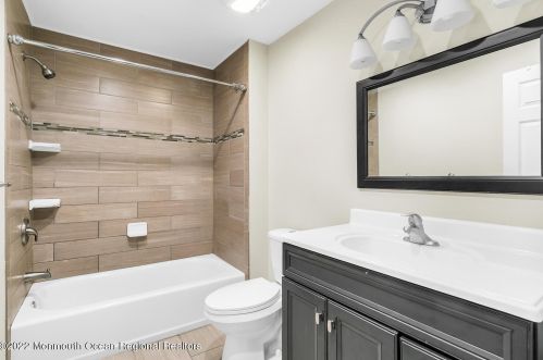 14 Harvard St, Tinton Falls NJ  07701-5743 exterior