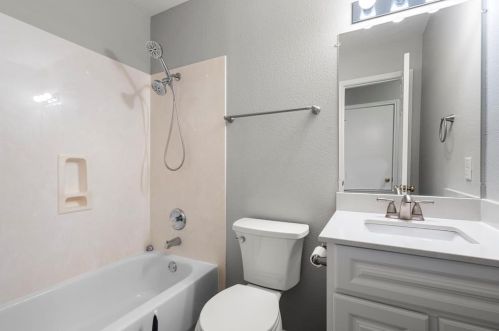 105 Rodeo Cv, Uhland TX 78640-5577 exterior