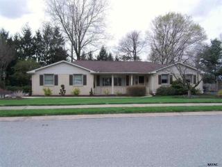3045 Round Hill Rd, York, PA 17402-4145