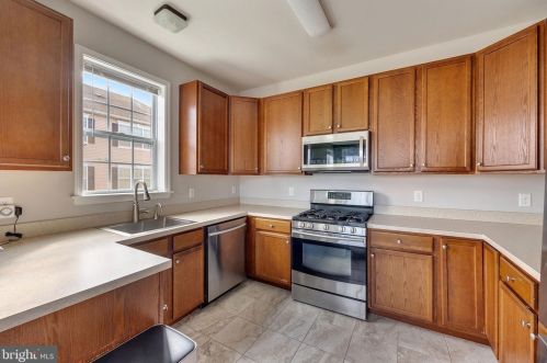 428 Timberlake Dr, Trenton NJ  08618-1475 exterior