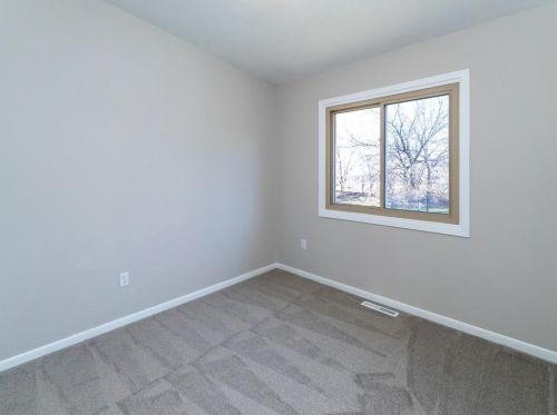 4392 Cinnamon Ridge Trl, Saint Paul MN  55122-3324 exterior