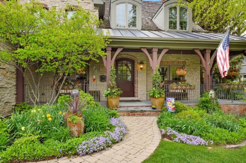 388 Prospect Ave, Glendale Heights, IL 60137-4957