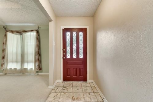 1006 Mayapple Dr, Garland TX  75043-1833 exterior