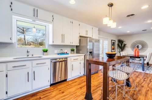 1602 Ashberry Dr, Austin TX  78723-1106 exterior