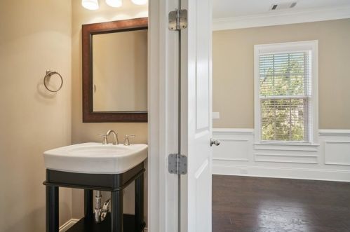 3621 Brookleigh Ln, Atlanta GA  30319-2206 exterior