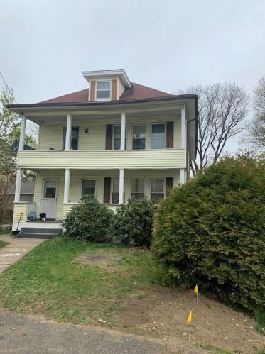 141 Welles St, Woonsocket, RI 02895-4626