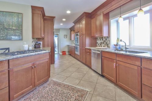 852 Finney Trl, Cincinnati OH 45224-1319 exterior