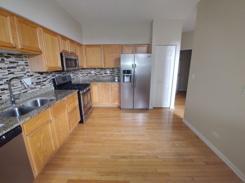 1425 Quincy Bridge Ct, Hanover Park, IL 60103-1811