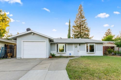 9224 Egret Dr, Elk Grove, CA 95624-1511