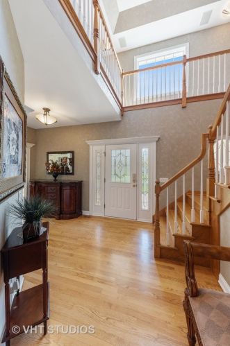 80 Clyde Ave, Palatine, IL 60067-5951