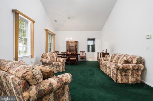 117 Meadowlark Dr, Trenton NJ  08690-3547 exterior