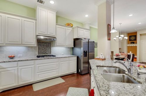 6639 Deleon St, Irving TX  75039-3437 exterior