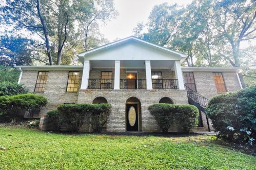 1315 Cresent Cir, Lilburn, GA 30047-2303
