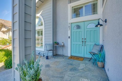 787 Falcon View St, Upland, CA 91784-8003