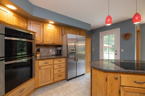 12566 Dover Dr, Saint Paul MN  55124-5238 exterior