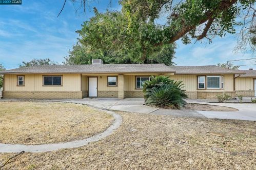 593 Fishback St, Manteca, CA 95337-8423