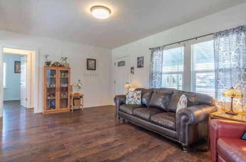 1645 Canal Farm Ln, Los Banos CA 93635-4405 exterior