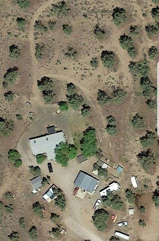 20020 Mcconnell Dr, Bend OR  97701-9083 exterior