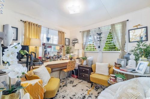 528 Ihe St, Honolulu HI  96817-2237 exterior