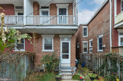 247 Pne St, Lancaster PA  17603-3332 exterior